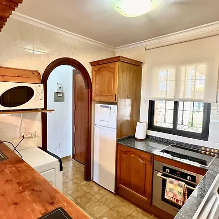 Stylish 2br With Sea View 아파트 *