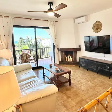 Stylish 2br With Sea View *