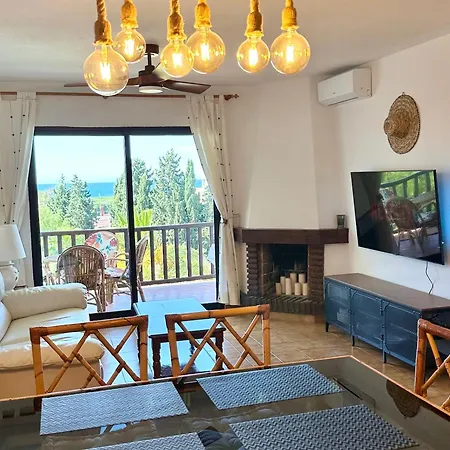 Stylish 2br With Sea View 아파트