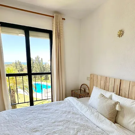 아파트 Stylish 2br With Sea View 미하스