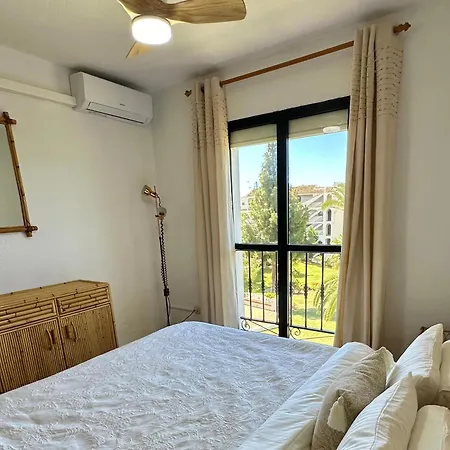 아파트 Stylish 2br With Sea View 미하스