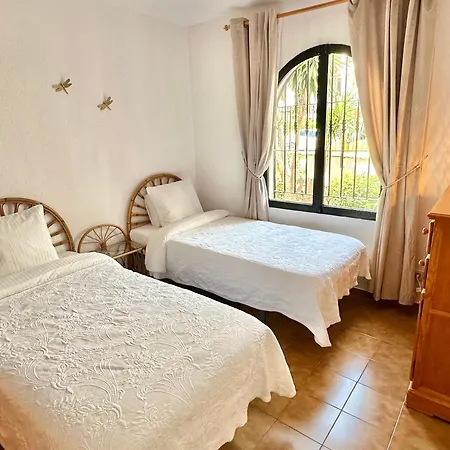 Stylish 2br With Sea View 아파트 *