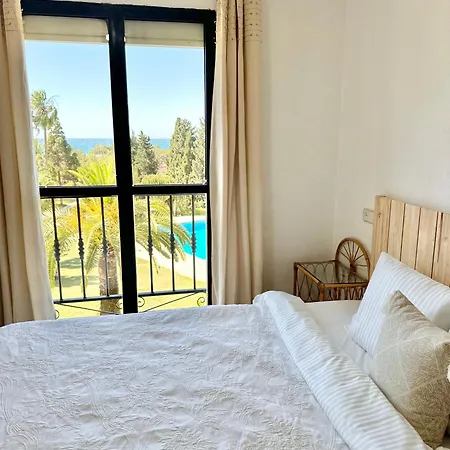 Stylish 2br With Sea View *