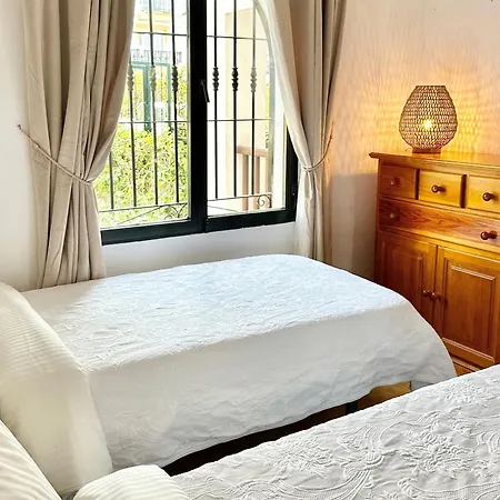 Stylish 2br With Sea View