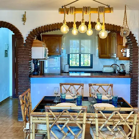 Stylish 2br With Sea View *