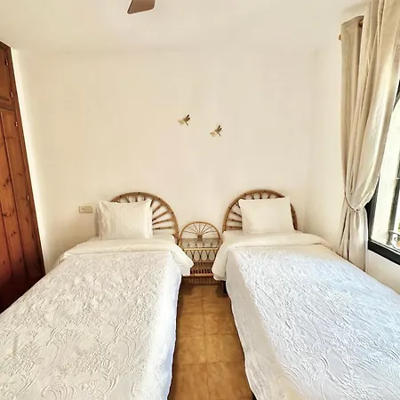 Stylish 2br With Sea View 아파트 *