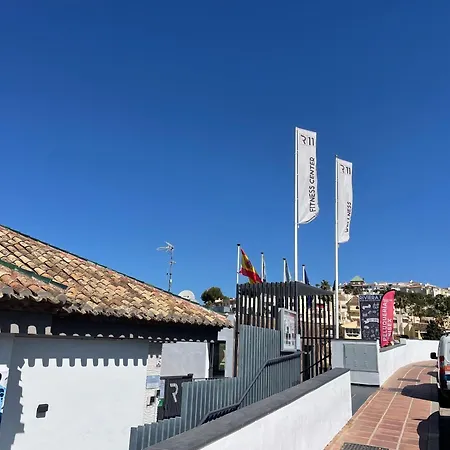 Stylish 2br With Sea View *